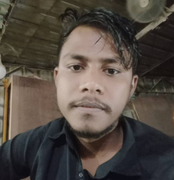 Roton, 26, Bangladeshi