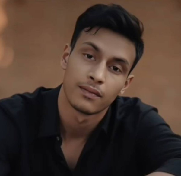 Akash, 26, Blantyre