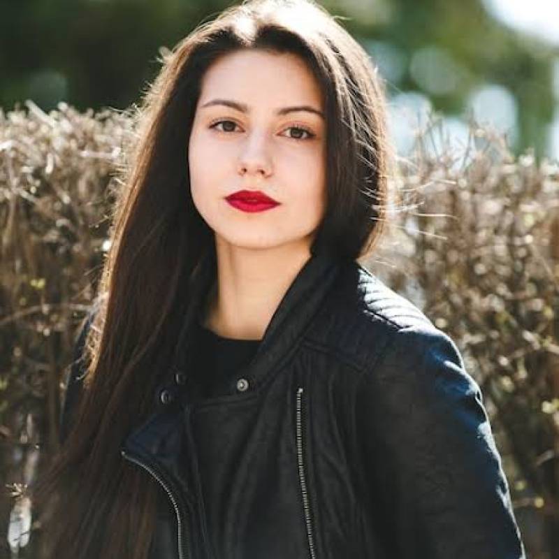 jasmine, 27, London UK