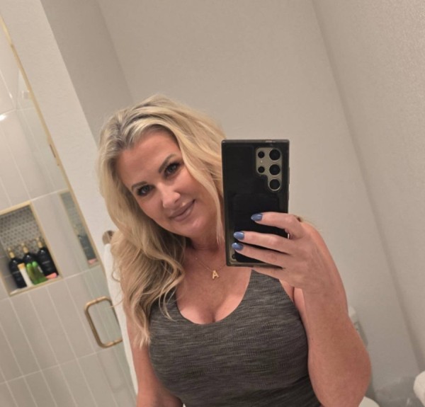 Anni, 40, Dom ale