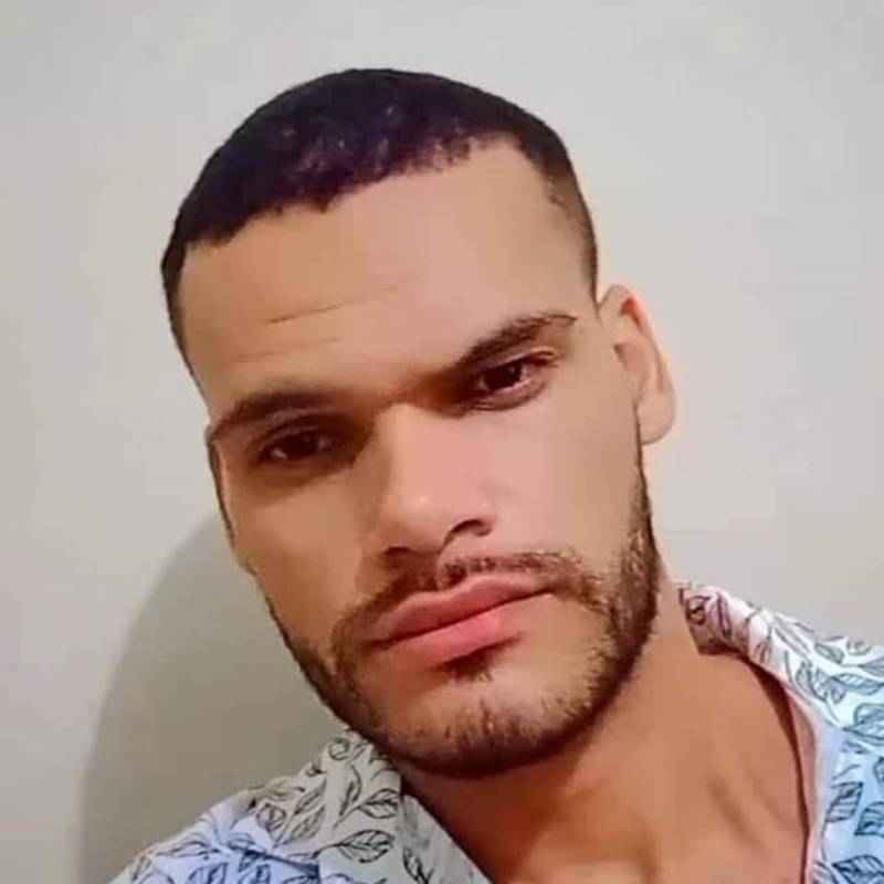 César, 26, Colombia