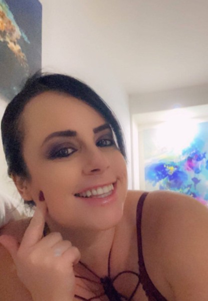 Mary, 36, Charleston West Virginia
