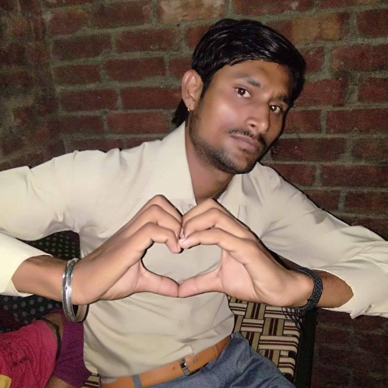 Tulsi Devi, 30, Istanbul