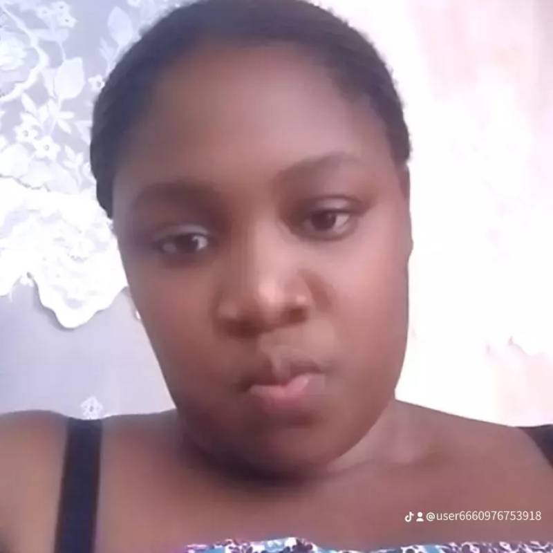 Harriet, 21, Goa