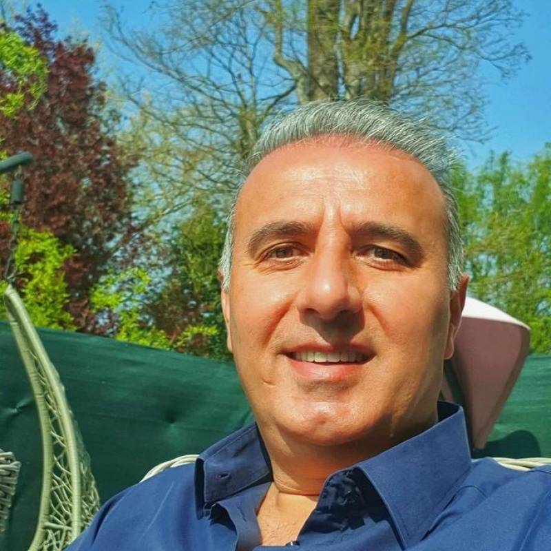 Leon, 49, U A E