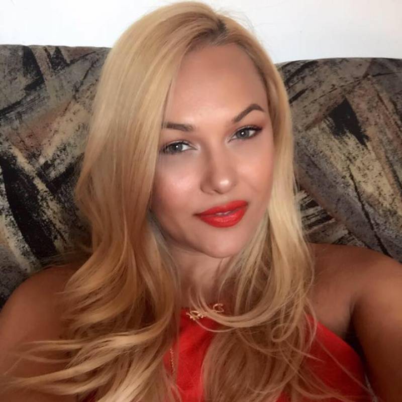 Sandra, 36, Madagascar
