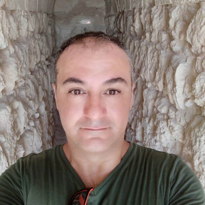 moro, 40, Brussels