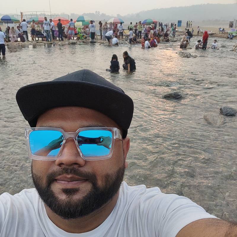 Junayed, 32, DHAKA Bangladesh