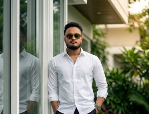 MD munna, 38, Mirpur Dhaka
