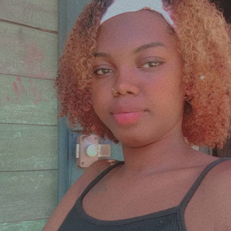 Naya, 22, lisbon