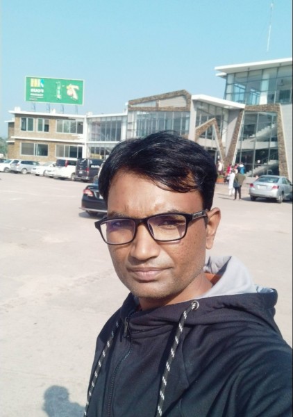 D Costa, 39, Oradea
