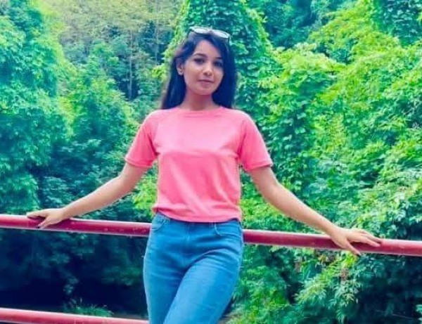 Annisha, 19, Giza