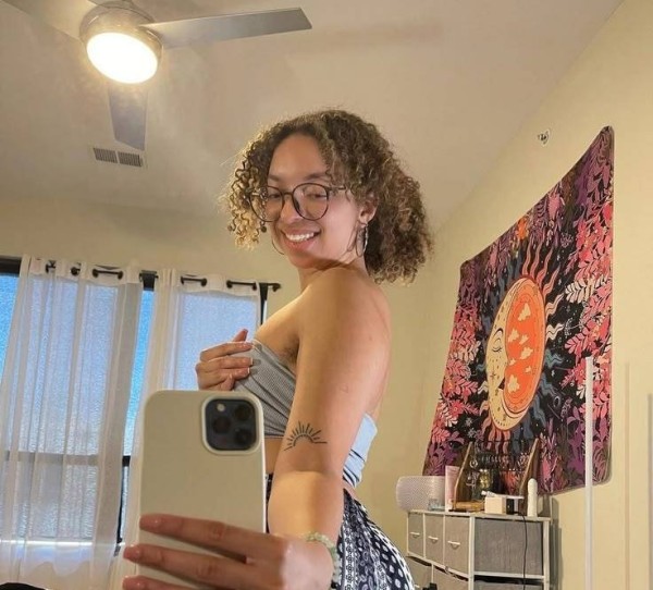 Stella Wililliam, 36, Algeria