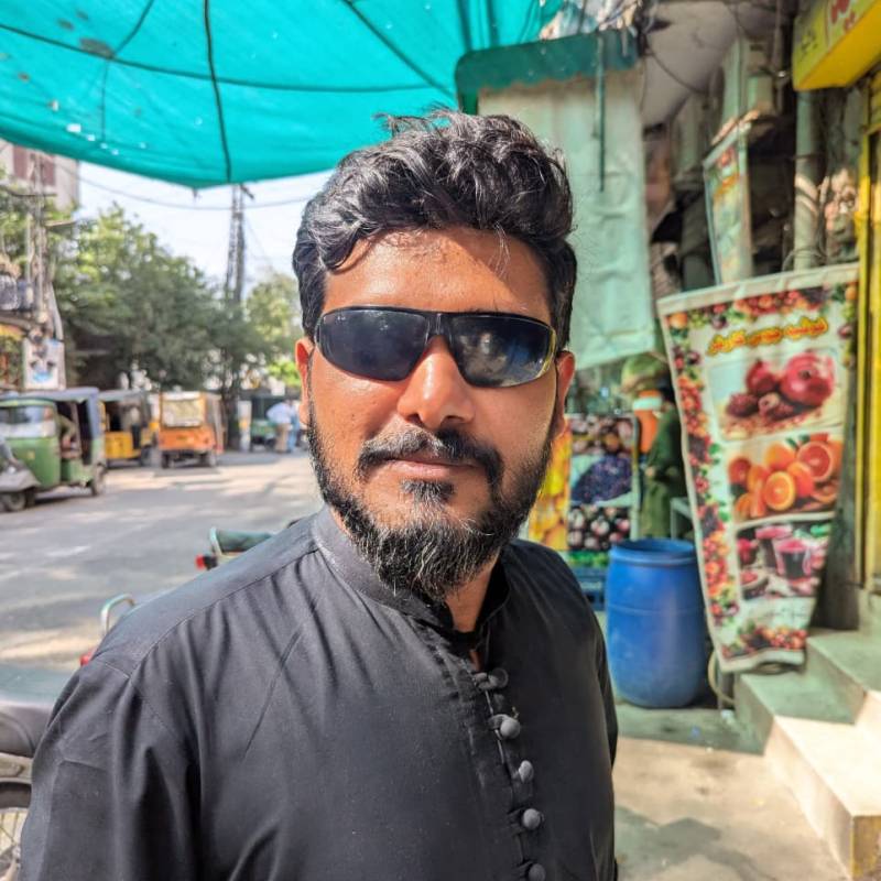 hezzi, 29, DHAKA Bangladesh