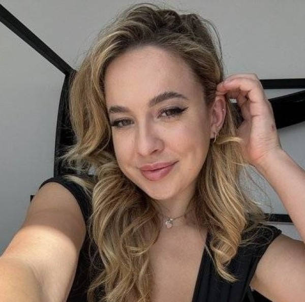 Maria Michael, 26, Nederland