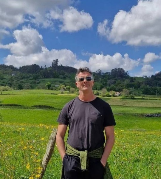 Gualtiero, 50, Bangaladash