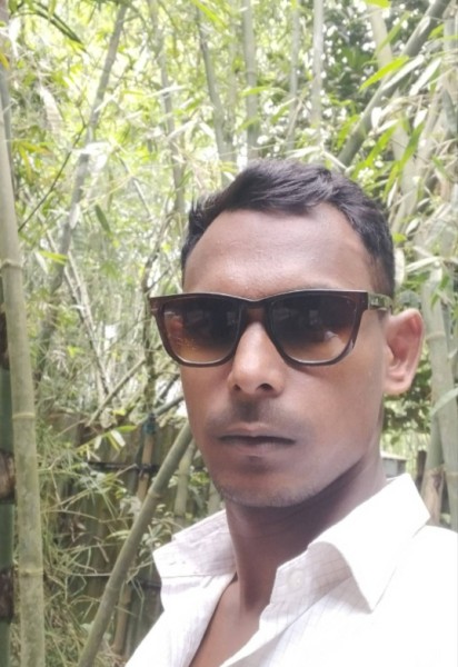 Alom, 25, Cleveland Ohio