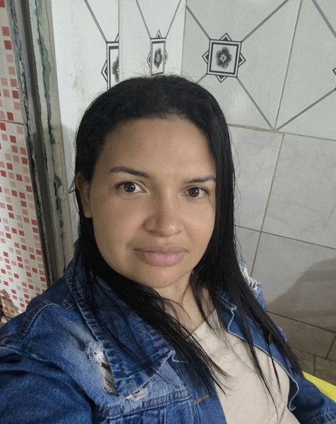 Valdirene, 32, Canada