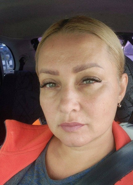 Elizabeth, 42, redhill surrey england