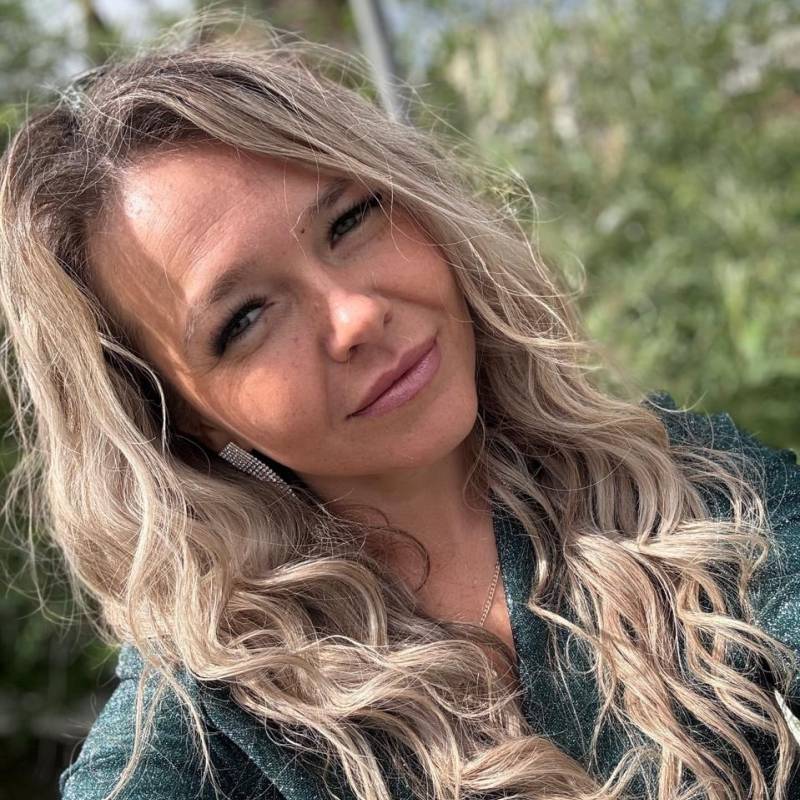 Emma, 40, Toronto The 
