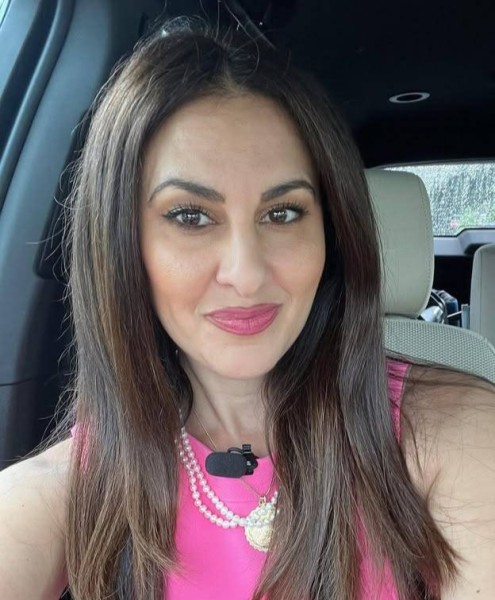 Lorrie Phillips, 52, United Arab Emirate