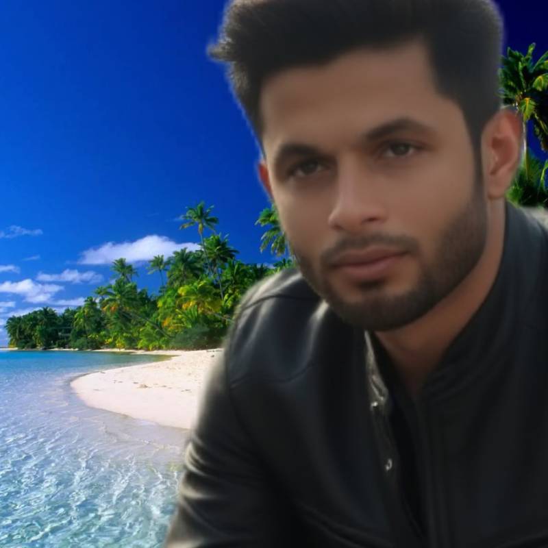 Nahid, 28, United Kingdom