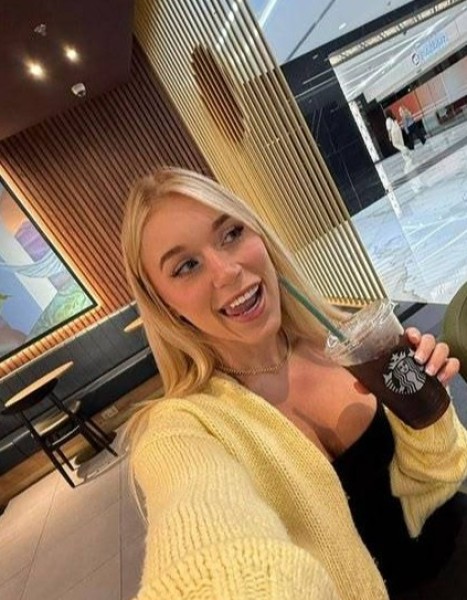Elle Brooke, 46, Mumbai