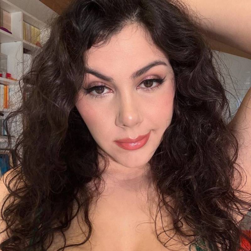 Ruby May, 43, U A E