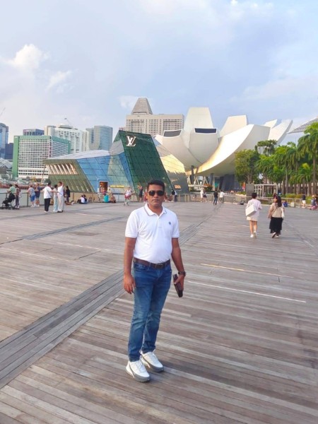 SUJAUL, 37, The Hauge