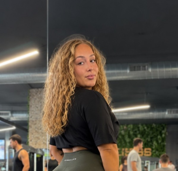 Alicia, 35, Now live in Qatar Doha
