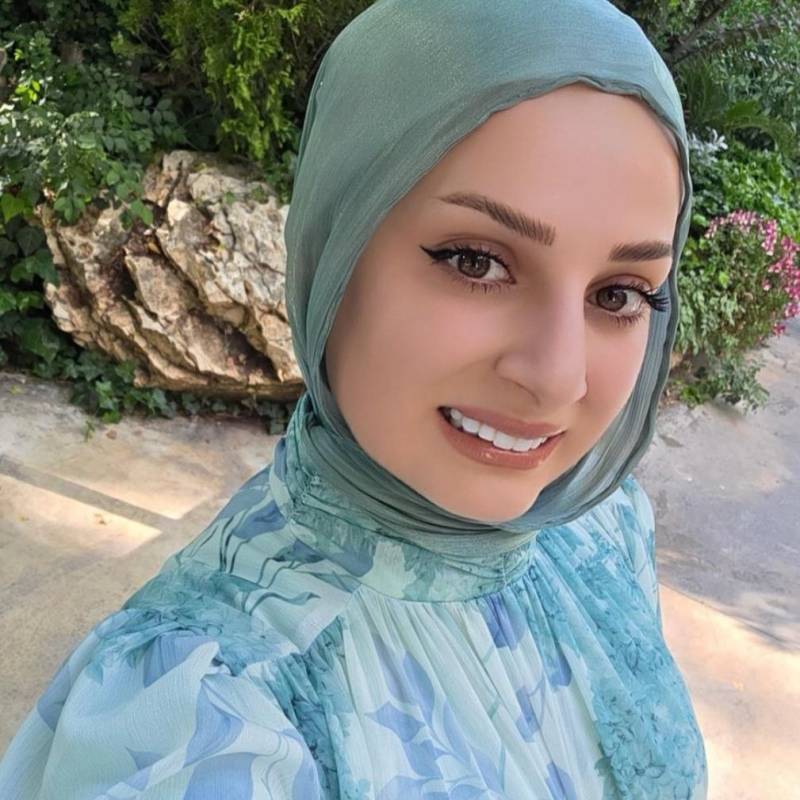 Asiya, 35, Charleston West Virginia