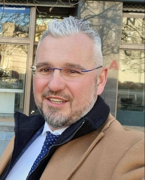 Eric12364 dating